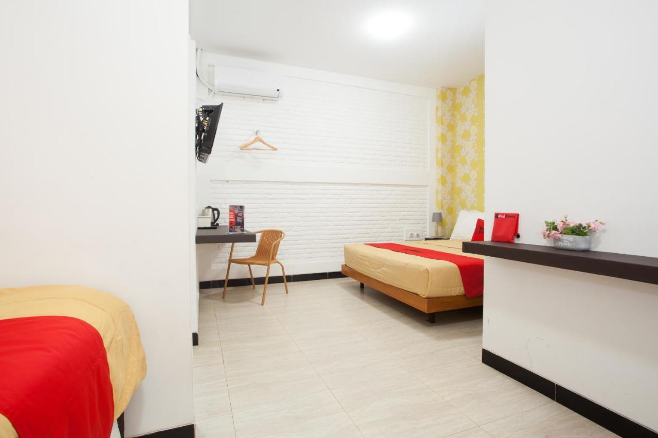Reddoorz Near Museum Angkut Batu Hotel Batu  Ngoại thất bức ảnh