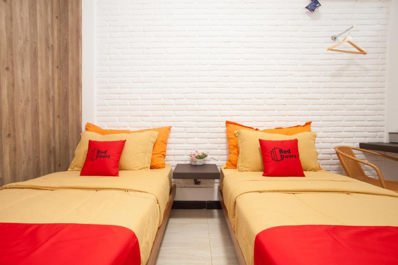 Reddoorz Near Museum Angkut Batu Hotel Batu  Ngoại thất bức ảnh