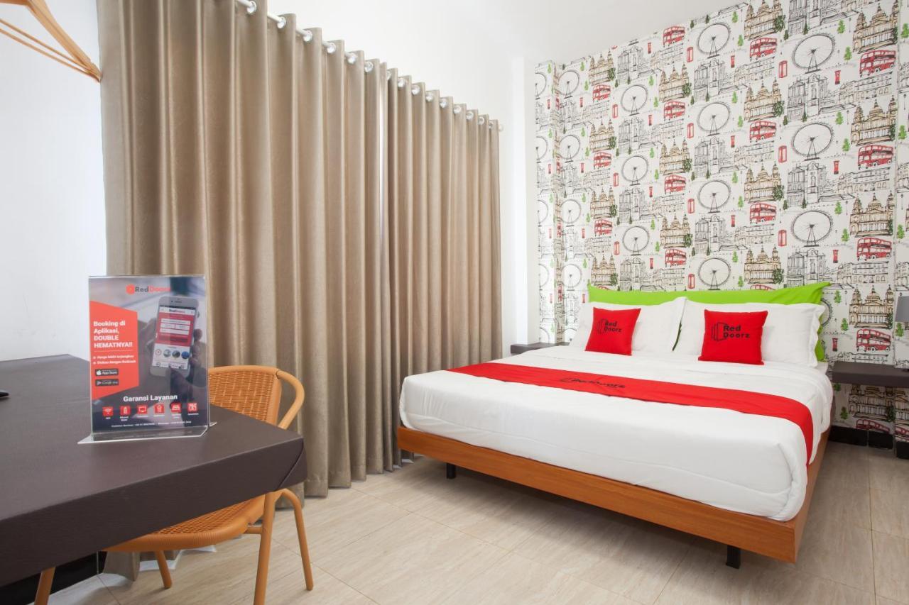 Reddoorz Near Museum Angkut Batu Hotel Batu  Ngoại thất bức ảnh