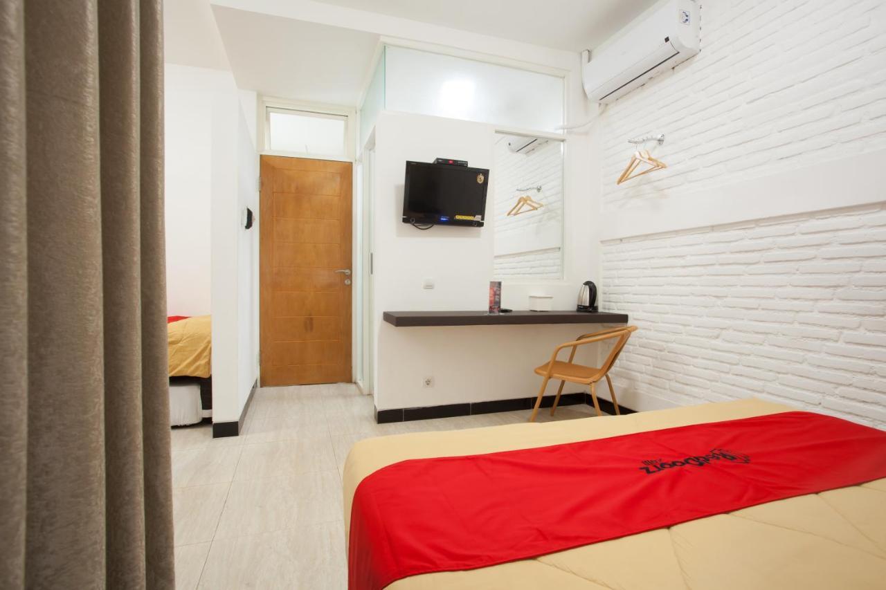 Reddoorz Near Museum Angkut Batu Hotel Batu  Ngoại thất bức ảnh