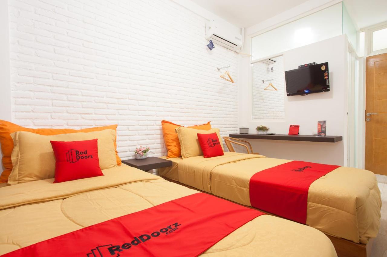 Reddoorz Near Museum Angkut Batu Hotel Batu  Ngoại thất bức ảnh