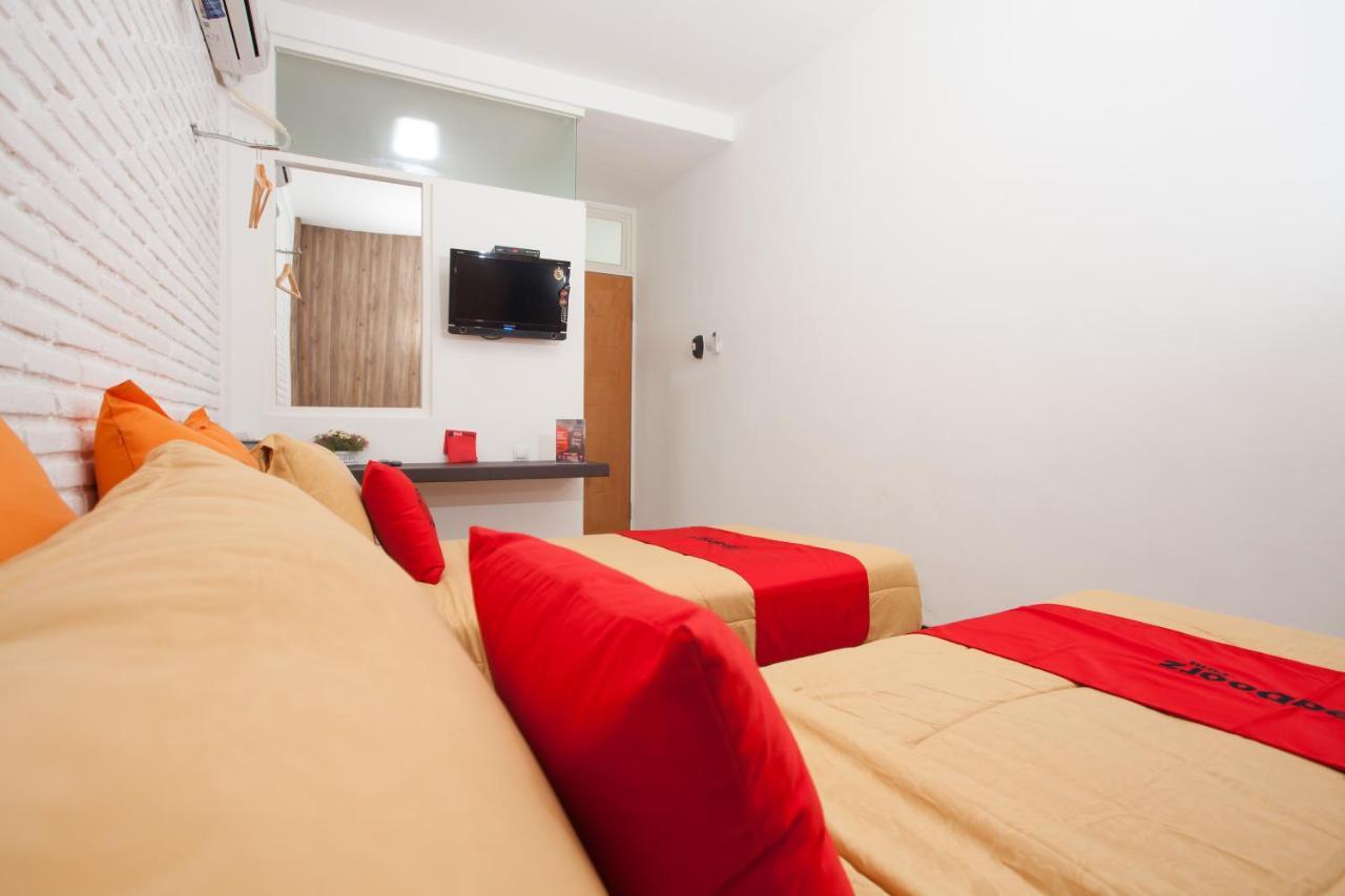 Reddoorz Near Museum Angkut Batu Hotel Batu  Ngoại thất bức ảnh