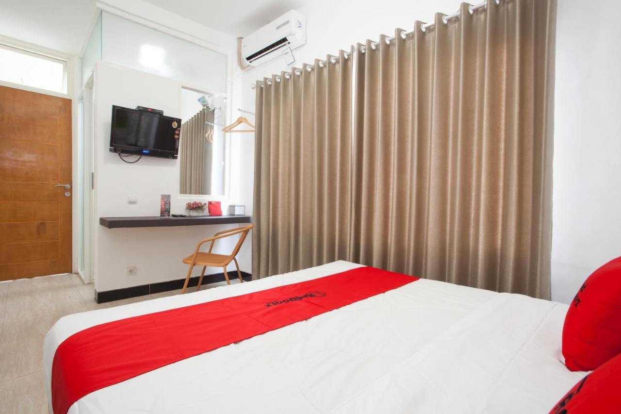 Reddoorz Near Museum Angkut Batu Hotel Batu  Ngoại thất bức ảnh